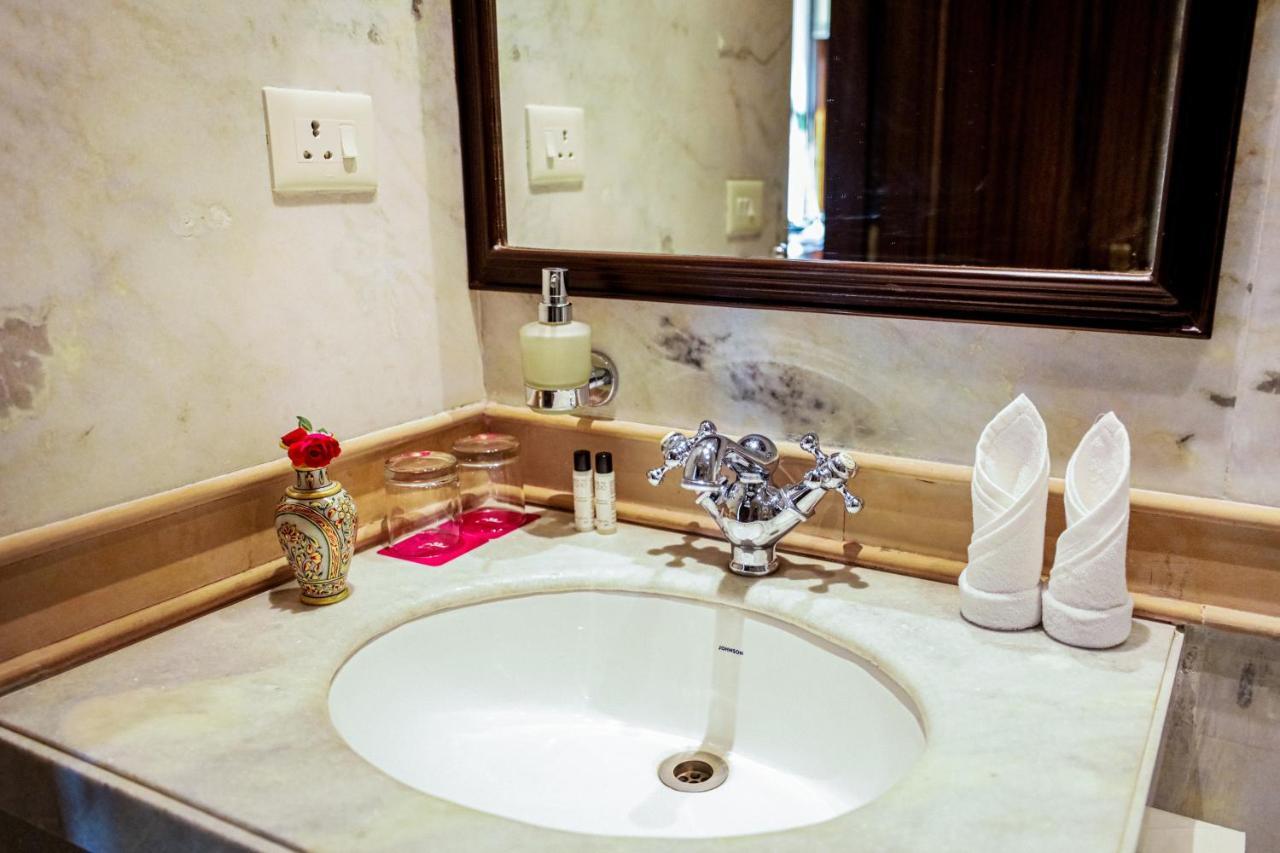 Saptapuri By Royal Orchid Hotels Limited Varanasi Exterior foto